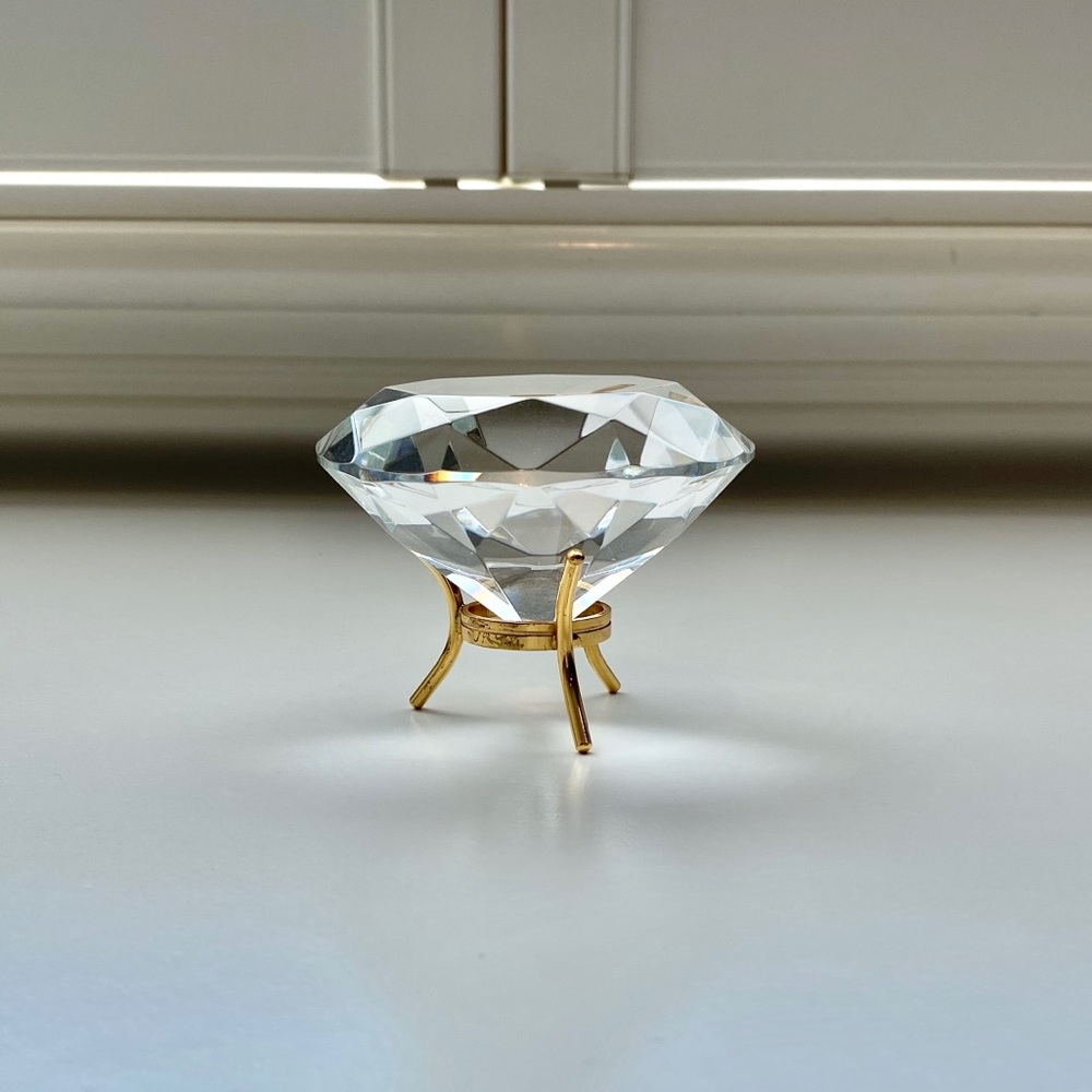 Glass diamond & gold stand